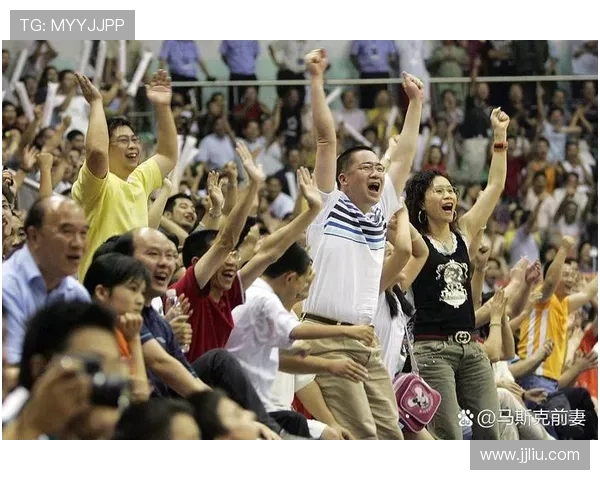 国足赛后球迷齐声高唱我是如此相信展现无尽热情 国足赛后球迷齐声高唱我是如此相信展现无尽热情