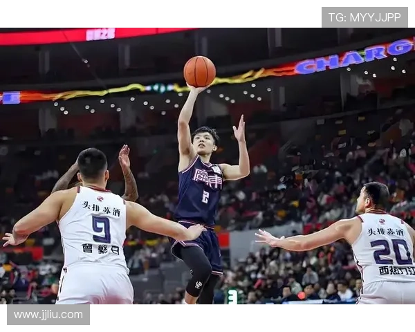 三分联盟第一神枪崛起广东若想击败上海杜锋需围绕他打造体系全队 三分联盟第一神枪崛起广东若想击败上海杜锋需围绕他打造体系全队