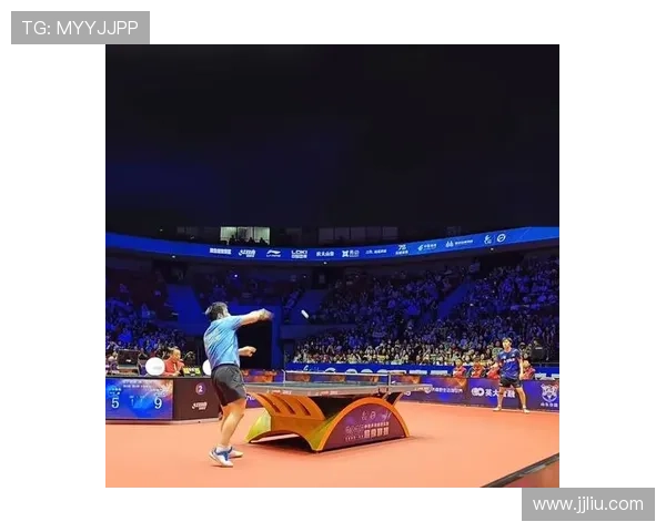 乒超首日闫安与樊振东决胜局最后一球引爆全场掌声球迷起立致敬