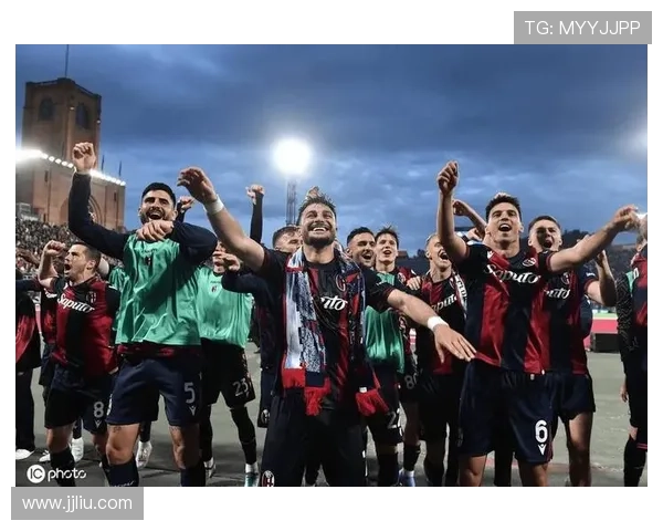 裁判争议再现读秒绝杀全场沸腾球迷怒吼判罚引爆赛场激情