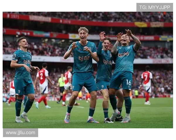 伯恩茅斯社媒晒海报感谢凯帕 本赛季出战35场贡献43个失球