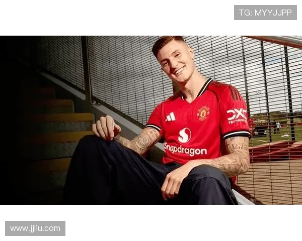 曼联今夏转会全景解析三老将离队筹资冲击亿元级锋线核心