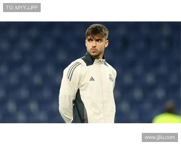 阿隆索首次执掌皇马训练场 展现全新战术理念与风采